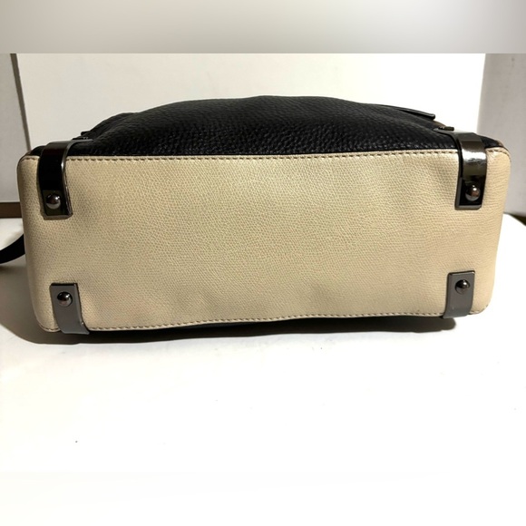 Marc by Marc Jacob’s Elegant Black and Cream  satchel Handbag - Picture 9 of 12